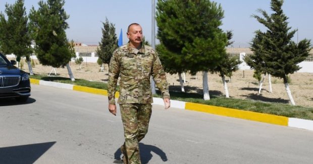 Prezident XTQ-nin hərbi hissəsinə baş çəkdi
