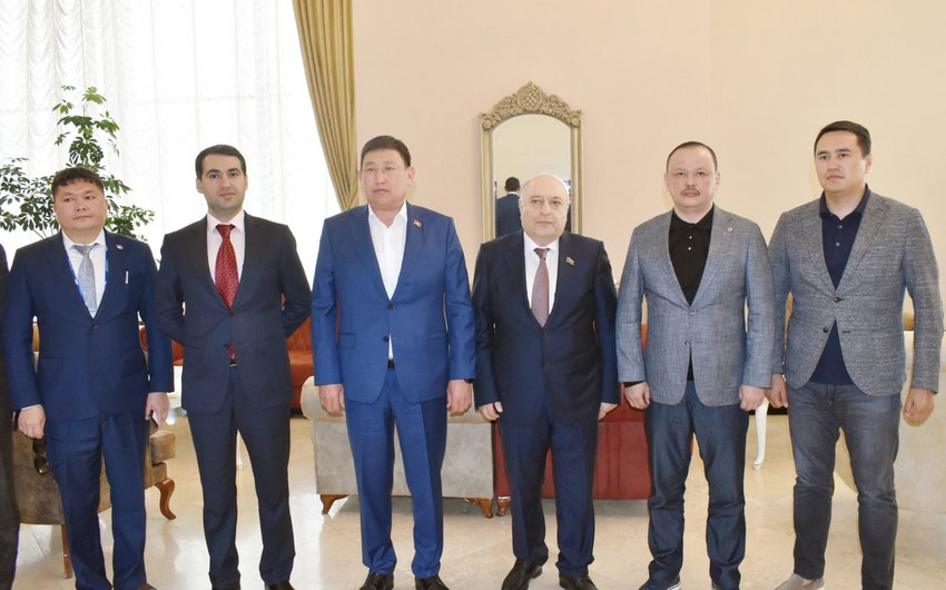 Qırğızıstan parlamentinin sədr müavini Azərbaycana gəlib