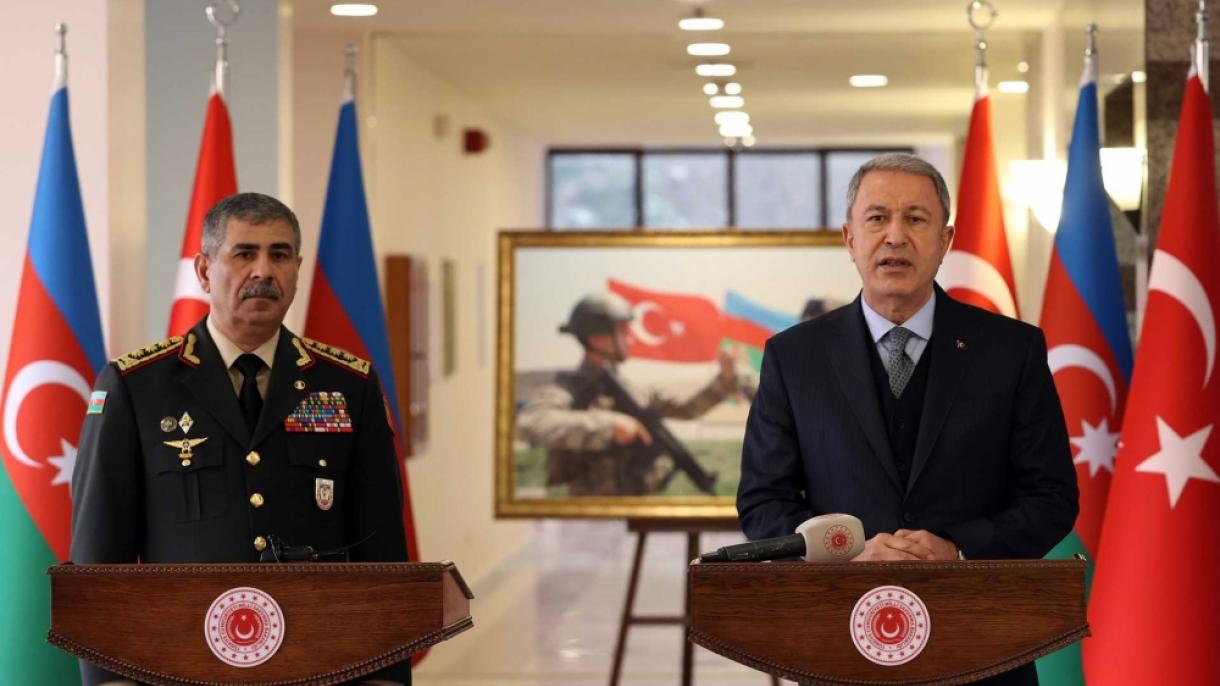 Zakir Həsənov və Hulusi Akar gecə təlimlərində